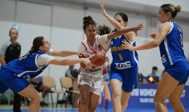 Женская сборная Украины U-18 потерпела разгромное поражение от Швейцарии