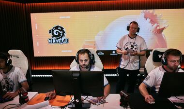 Сенсація EWC 2026 з CS2: аутсайдери JiJieHao здолали росіян із Spirit