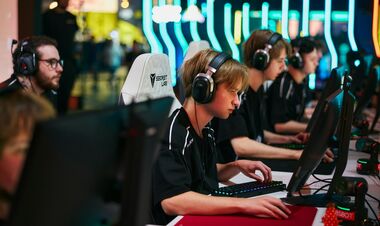 B8 – Spirit. EWC з CS2. 1/8 фіналу. Дивитись онлайн. LIVE трансляція