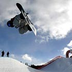 На гребне снежной волны