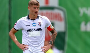 Гравця Оболоні вивезли з поля після зіткнення із захисником Шахтаря