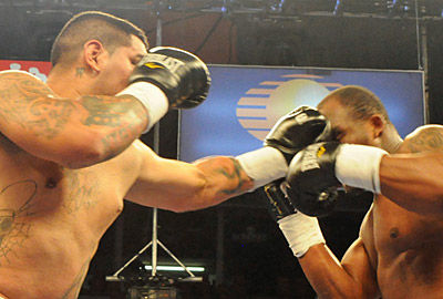 Арреола победил и готов драться с Кличко