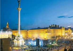 К Евро-2012 въезды в Киев украсят