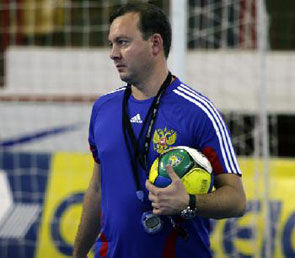 Главный тренер сборной России остался без клуба