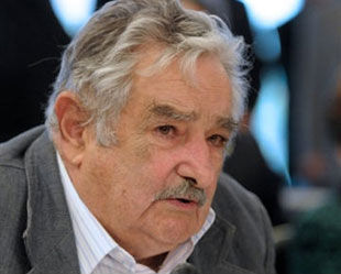 Президент Уругвая вступился за Суареса