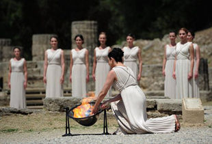 Олимпийский огонь потух в ходе церемонии зажжения в Греции