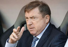 Грозного забросали камнями