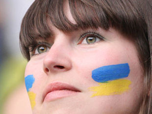Украина выбрала лучшую футбольную болельщицу!