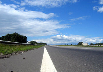 До конца 2011 года в Украине построят 1,2 тыс. км дорог