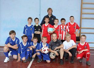 Киевский Арсенал провел урок футбола и благотворительности