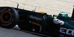 Lotus впереди Force India