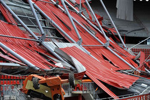 Крыша стадиона Твенте обрушилась