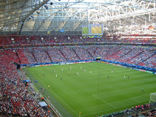 Шальке предложил Твенте свой стадион для проведения игр ЛЧ