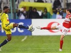 Спартак опустил Анжи на землю