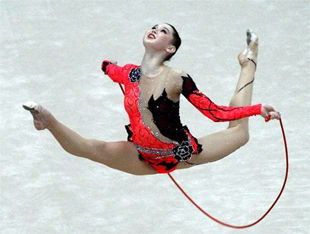 Максименко продолжает собирать медали в Шэньчжэне
