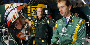 Трулли остается в Team Lotus на сезон 2012