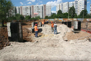 В Луганске идет строительство Ледового Дворца