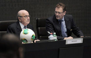 ФИФА выработает стратегию по борьбе с расизмом