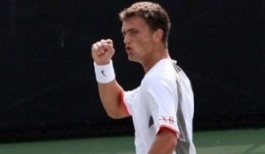 Недовесов вышел в четвертьфинал турнира в Риме