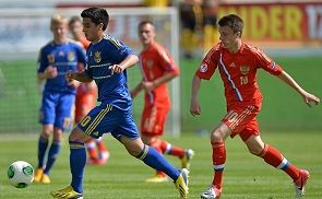 Россия разгромила Украину в первом матче Евро-2013