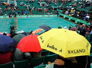 Начало матчей на Ролан Гаррос отложено из-за дождя
