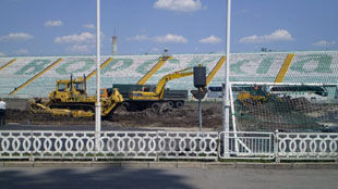 На стадионе Ворсклы начались ремонтные работы