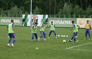 Украинская молодежка обыграла юношескую сборную