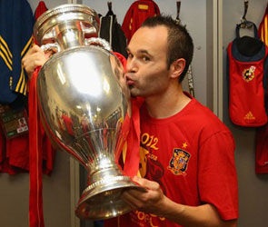 Специалисты УЕФА признали Иньесту лучшим игроком Евро-2012