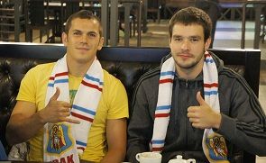Флореску и Шахов посмотрели матч Карпаты - Арсенал в баре
