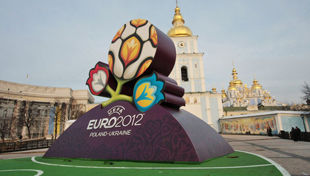 Украинцы довольны Евро-2012, но считают его «не по карману»