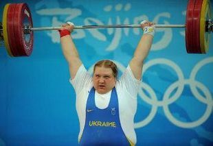 Лучшей тяжелоатлетке Украины сократили дисквалификацию