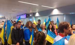 Украинских баскетболистов встретили в аэропорту + ФОТО
