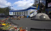 На Грушевского восстановили колоннаду стадиона Динамо