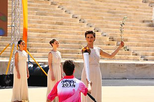 В Греции зажгли Олимпийский огонь II летних Юношеских Игр