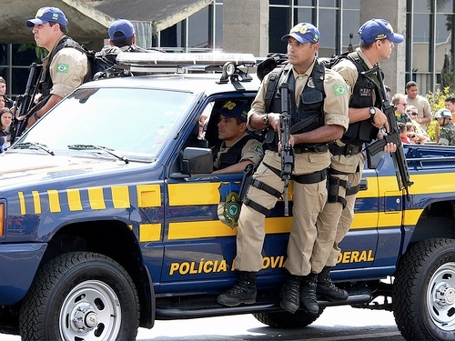 Полиция Бразилии грозит акциями протеста во время ЧМ