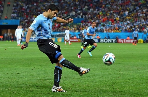 Луис Суарес прзнан лучшим игроком матча Уругвай – Англия