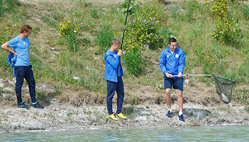 Игроки Днепра сходили на рыбалку