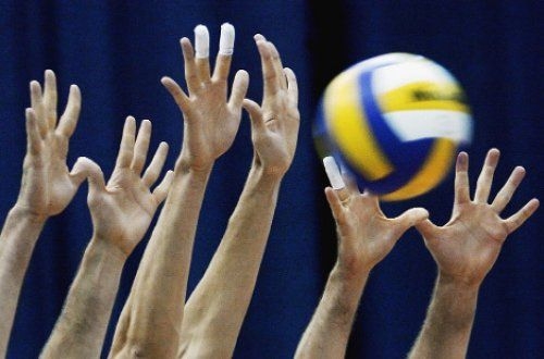 Украинские волейболисты обыгрывают шведов