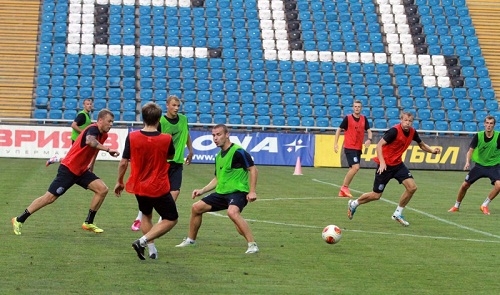 Черноморец провел тренировку на родном стадионе