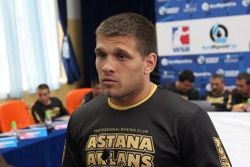 Деревянченко одержал досрочную победу в дебютном бою