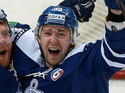 Лучший бомбардир КХЛ пропустит два месяца из-за травмы+ВИДЕО