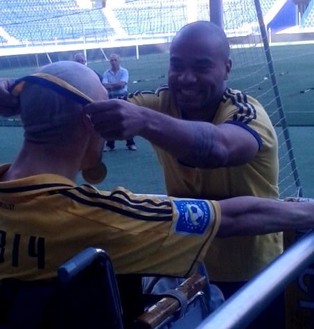 Родриго Моледо подарил свою медаль одному из фанов