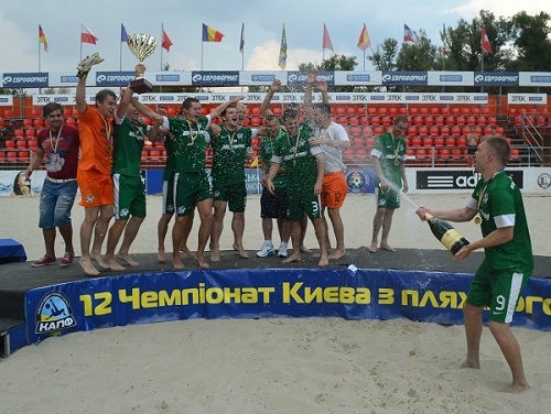 Альтернатива - чемпион Киева пляжного футбола в Первой лиге