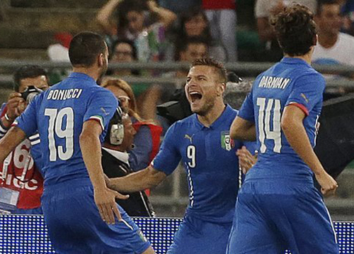 Италия забила два безответных мяча в ворота Нидерландов