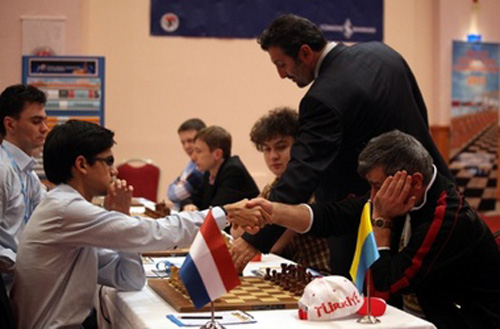 Украинские шахматисты потерпели первое поражение на ЧМ