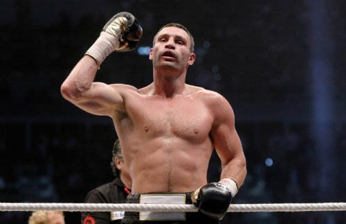Виталий Кличко отказался от титула чемпиона мира по боксу