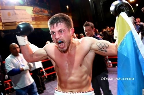 Евгений Хитров нокаутировал соперника в первом раунде