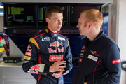 Mercedes и Toro Rosso провели обкатку новых болидов