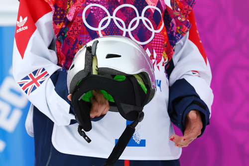 Шлем спас чешскую сноубордистку от трагедии