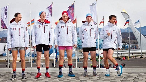 Сборная Норвегии по керлингу сняла штаны в знак протеста